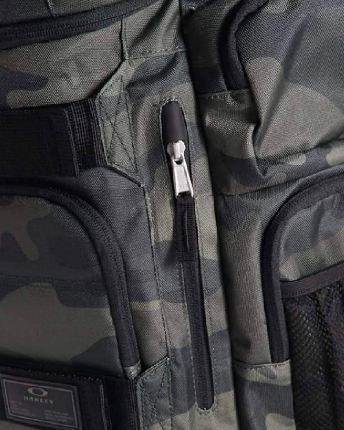 OAKLEY OUTDOOR BACKPACK — MOCHILA PREMIUM MULTIUSO