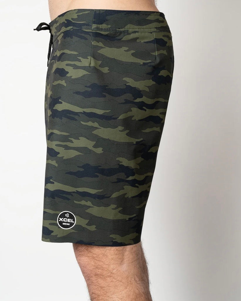 XCEL Infiniti Camu18.5" Boardshort para Hombre