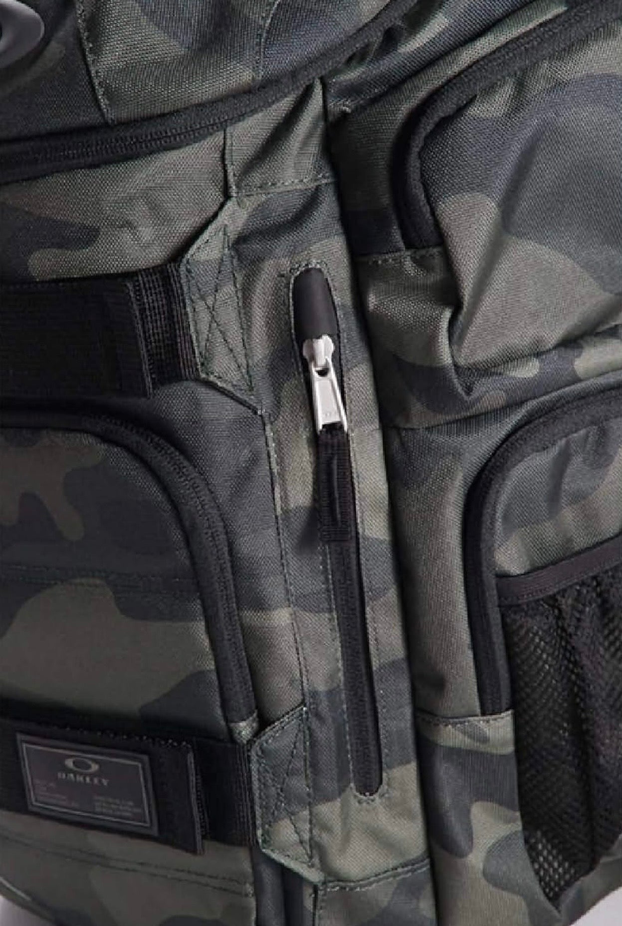 Oakley Outdoor Backpack — Mochila Premium Multiuso