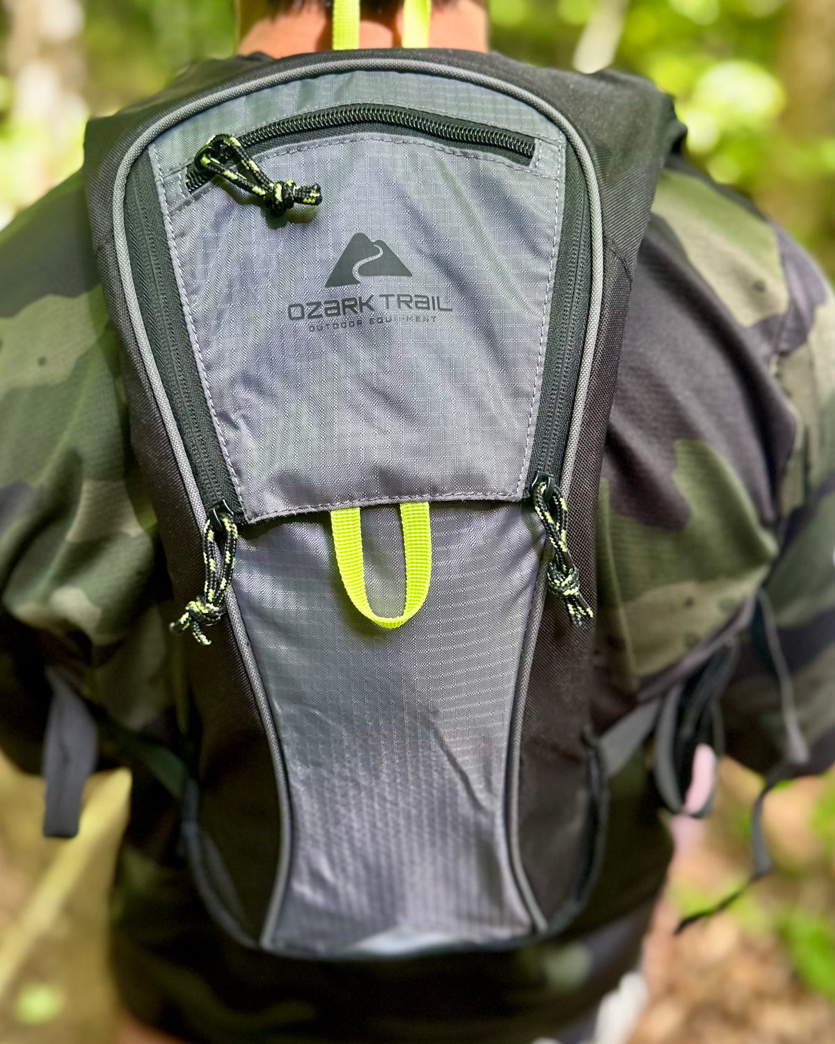 Mochila de Hidratación Ozark Trail 5L con Reservorio 2L